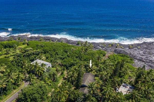 Aerial view of Ma'ukele Lodge on the Puna coast